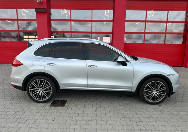Porsche Cayenne cena 135900 przebieg: 139500, rok produkcji 2012 z Rzeszów małe 781